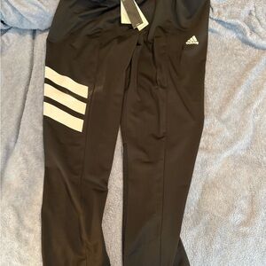 Adidas men Black and White Joggers size xxl nwt